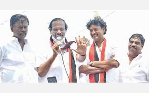 தேர்தல் தோல்வி பயம் வந்துவிட்டதால் அழுது புலம்பும் முதல்வர், அமைச்சர்கள்: திண்டுக்கல் ஐ.லியோனி கிண்டல்