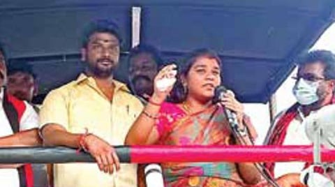 திமுகவுக்கு ஆதரவாக பிரச்சாரத்தில் ஈடுபட்ட காடுவெட்டி குருவின் மகள் விருத்தாம்பிகை.