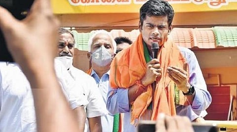 முத்தலாக் தடை சட்டத்துக்கு ஆதரவு தெரிவித்து பாஜக வேட்பாளர் அண்ணாமலைக்கு முஸ்லிம் பெண் பிரச்சாரம்: ‘15 ஆண்டுக்கு முன் சட்டம் வந்திருந்தால் பாதிக்கப்பட்டிருக்க மாட்டேன்’