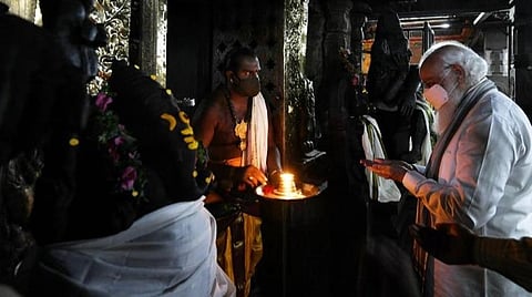 மீனாட்சியம்மன் கோயிலில் பிரதமர் மோடி தரிசனம் :