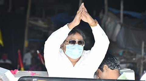 தேமுதிக, அமமுக வேட்பாளர்களை ஆதரித்து சைகை மூலம் விஜயகாந்த் பிரச்சாரம்