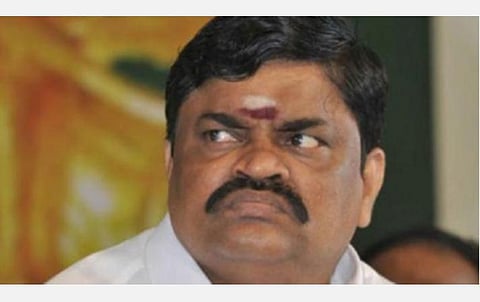 அமைச்சர் ராஜேந்திர பாலாஜியின் நண்பர் மற்றும் அதிமுக வேட்பாளர் அறையில் வருமானவரித் துறை சோதனை