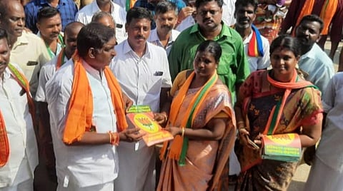 வாக்குறுதிகளில் ஒன்றைக்கூட நிறைவேற்றாததால்தான் தேர்தலில் நிற்க நாராயணசாமிக்கு பயம்: முன்னாள் அமைச்சர் நமச்சிவாயம் சாடல்