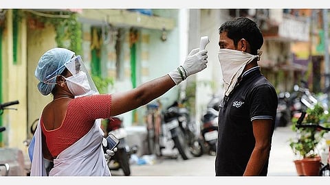 சுகாதார பணியாளர்களை நிஜமாகவே மதிக்கிறோமா?