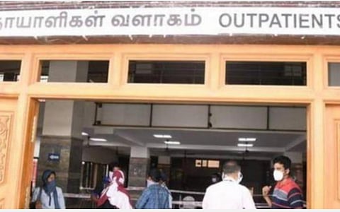 பயிற்சி மருத்துவர்களின் பணிகளை செய்ய நிர்பந்தம்: செவிலியர் கடும் எதிர்ப்பு