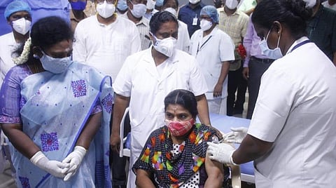 கரோனா தடுப்பூசி எடுத்துக்கொள்வது ஒரு சமூக சேவை; குடும்ப சேவை: புதுவை ஆளுநர் தமிழிசை பேச்சு
