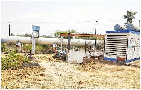 பரவனாற்றில் உறிஞ்சப்படும் தண்ணீர் சென்னைக்கு தண்ணீர் செல்லும் வீராணம் குழாயில் இணைக்கப்பட்டுள்ளது.