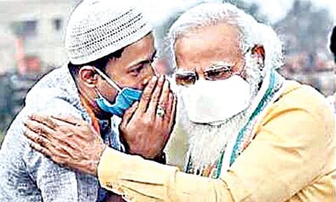 பிரதமர் நரேந்திர மோடியை சந்தித்துப் பேசிய ஜுல்பிகர் அலி.