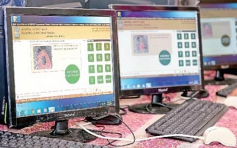 தமிழகம் முழுவதும் பேரூராட்சி அலுவலகங்களில் 2 வாரங்களாக முடங்கிய இணையம்: வரி செலுத்த முடியாமல் மக்கள் தவிப்பு