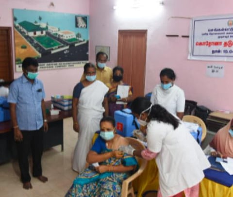 கரோனா தடுப்பூசி முகாம்.