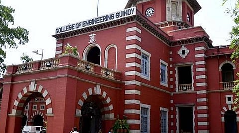 இணையவழி தேர்வு முடிவில் குளறுபடி; அண்ணா பல்கலைக்கழகம் மீது பொறியியல் கல்லூரிகள் அதிருப்தி: சரியான விளக்கம் தரவில்லை என புகார்