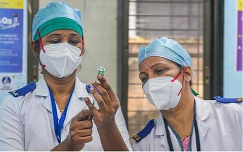 கரோனா தடுப்பூசி; மொத்த எண்ணிக்கை 12 கோடியை நெருங்கியது