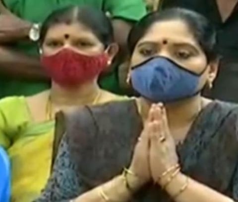 செய்தியாளர்களை சந்தித்த விவேக் மனைவி அருள்செல்வி.
