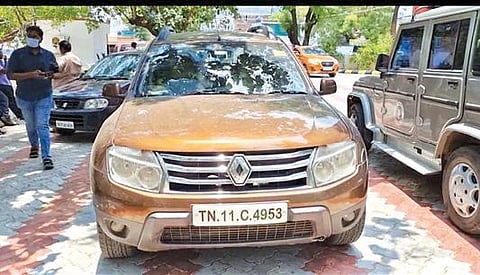 சொகுசு காரில் விழுப்புரம் தொழிலதிபரை கடத்திய வழக்கில் தலைமறைவாக இருந்த கும்பல் பிடிபட்டது: சினிமா பாணியில் மடக்கிய தாராபுரம் போலீஸார்