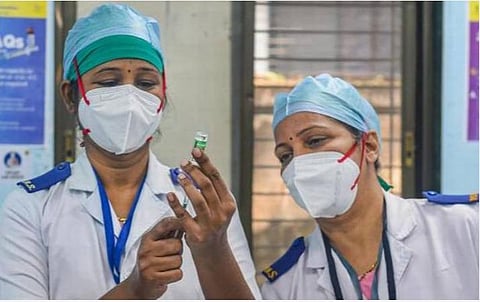 18 வயதுக்கு மேற்பட்டோருக்கு கரோனா தடுப்பூசி: கோ வின் இணையத்தில் பதிவு செய்வது கட்டாயம்