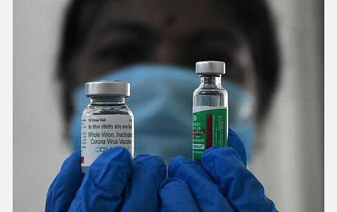 18 வயதுக்கு மேற்பட்டோருக்கு தடுப்பூசிக்கான இணையதள பதிவு தொடக்கம்; ஒரு நிமிடத்தில் 27 லட்சம் பேர் முயன்றதால் சர்வர் முடங்கியது: நாடு முழுவதும் இளைஞர்கள், நடுத்தர வயதினர் ஆர்வம்