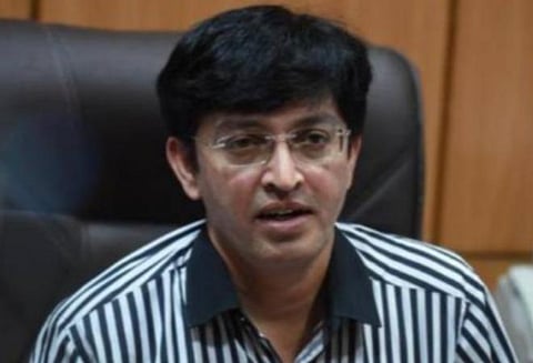 கரோனா 2-வது அலையில் இளைஞர்கள் அதிகம் பாதிக்கப்படுவது ஏன்?- ராதாகிருஷ்ணன் பதில்