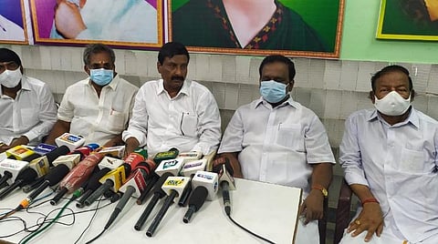 புதுச்சேரி கிழக்கு மாநில அதிமுக செயலாளர் அன்பழகன், என்.ஆர்.காங்கிரஸ் பொதுச்செயலாளர் ஜெயபால், பாஜக பொதுச்செயலாளர் ஏம்பலம் செல்வம்