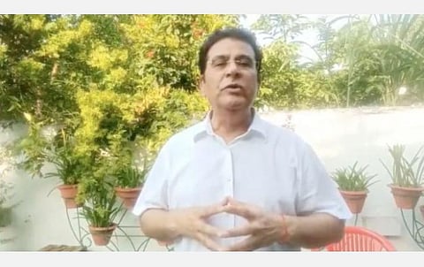 கங்கை நதியில் உடல்கள் மிதந்ததாக பழைய புகைப்படத்தை வெளியிட்டு தவறான தகவலை பரப்பிய முன்னாள் ஐஏஎஸ் அதிகாரி மீது வழக்கு