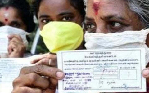 வாழ்வாதாரத்திற்காக கொடுத்த நிவாரணத் தொகையை கடனுக்காக வசூலிக்கும் தனியார் நிதி நிறுவனங்கள்: சிவகங்கை ஆட்சியரிடம் திமுக புகார்