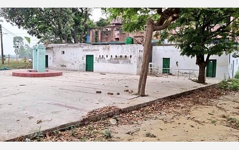 உ.பி.யில் ஆக்கிரமிக்கப்பட்டதாக பழமையான மசூதி இடிப்பு: மீண்டும் கட்டித்தரக் கோரி உயர் நீதிமன்றம் செல்கிறது முஸ்லிம் தனிச்சட்ட வாரியம்