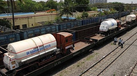 15,000 மெட்ரிக் டன் திரவ மருத்துவ ஆக்சிஜன்: ரயில்வே விநியோகம்