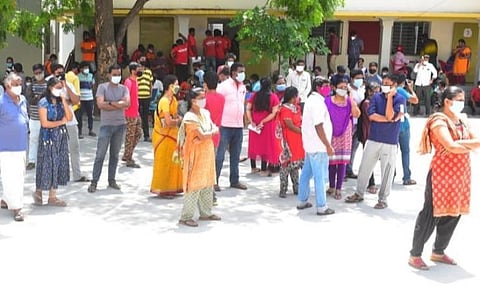 மதுரையில் ‘கோவேக்சின்’ தடுப்பூசி இல்லை: 42 நாட்களைக் கடந்தும் 2வது டோஸ் போட முடியாமல் மக்கள் தவிப்பு