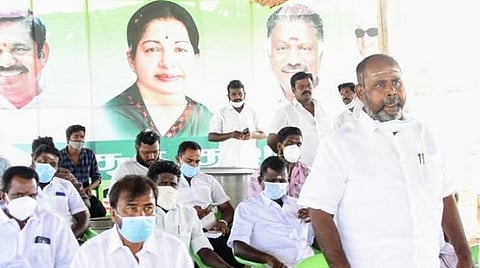 ஆளுங்கட்சி பணிகளில் களங்கம் கற்பிக்கவில்லை; மக்களின் கவலைகளை அரசின் கவனத்திற்கு கொண்டு வருகிறோம்: ஆர்.பி.உதயகுமார்