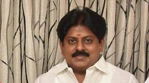 முன்னாள் அமைச்சர் மணிகண்டன் மீது நடிகை புகார்
