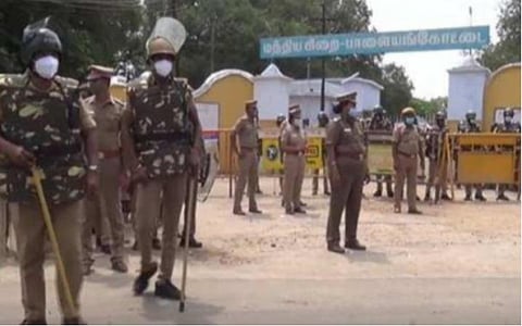 கைதி கொலை விவகாரம்: பாளை. மத்திய சிறையில் மேலும் ஓர் அதிகாரி பணியிடை நீக்கம்