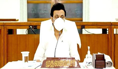 முதல்வர் ஸ்டாலினை ஞாயிற்றுக் கிழமைகளில் தொந்தரவு செய்யக்கூடாது என உத்தரவிடக் கோரி வழக்கு: ரூ.10,000 அபராதம் விதித்த உயர் நீதிமன்றம்