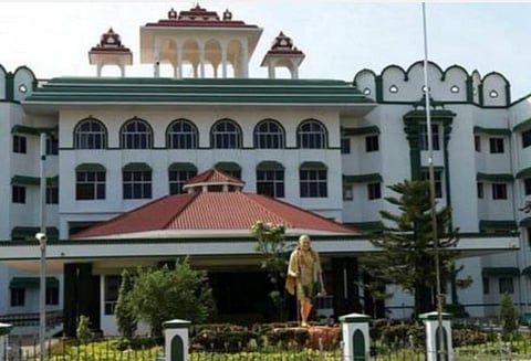 அரசியல் கட்சியைச் சேர்ந்தவர்களை அரசு வழக்கறிஞர்களாக நியமித்ததற்கு எதிரான வழக்கு: தீர்ப்பு ஒத்திவைப்பு