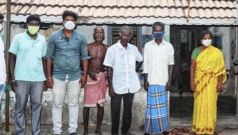 கடலூர் மாவட்டம் நெய்வேலி அருகே . அகிலாண்டகங்கைபுரம் கிராமத்தில் குடும்பத்தினரிடம் ஒப்படைக்கப்பட்ட தமிழ்செல்வன்.