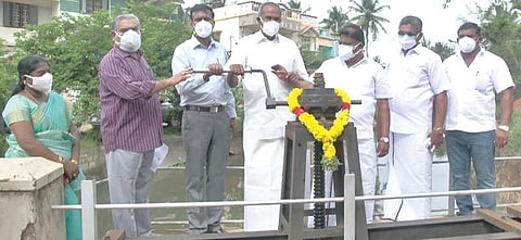 திருநெல்வேலி மாவட்டம் ராதாபுரம் பகுதி விவசாய பாசனத்துக்கு குமரி மாவட்டம் கோதையாறு பாசன திட்ட அணையிலிருந்து திருமூலநகர் கால்வாய் மூலம் தமிழக சட்டப் பேரவைத் தலைவர் அப்பாவு நேற்று தண்ணீர் திறந்துவைத்தார்.