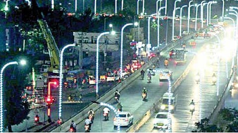 ஆந்திராவின் தலைநகரமாக தயாராகும் விசாகப்பட்டினம்: 10,000 சோலார் தெரு விளக்குகள், விஐபிகளுக்கு தனி சாலை அமைக்க திட்டம்