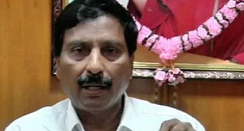 ஆட்சி மாற்றத்துக்குப் பின்னும் வடமாநில உயரதிகாரிகள் பிடியில் சிக்கித் தவிக்கும் புதுச்சேரி அரசு நிர்வாகம்: அதிமுக குற்றச்சாட்டு