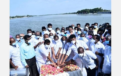 ஹாட் லீக்ஸ்: சகுனம் நல்லா இருக்குப்பா!
