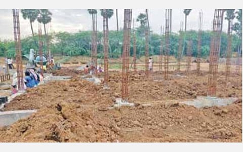 கீழடி அகழ் வைப்பகம் அமைக்கும் பணி தாமதம்: ஓராண்டாகியும் அடித்தளம் கூட முழுமை அடையவில்லை