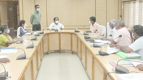 குடிநீர் திட்ட பணிகள் குறித்து ஆய்வுக்கூட்டம்.