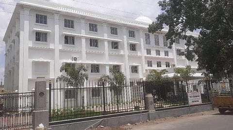 கரூர் நகராட்சி | படம்: க.ராதாகிருஷ்ணன்