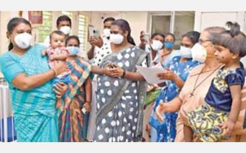 தருமபுரி மாவட்டம் நல்லம்பள்ளி வட்டம் கோயிலூரில் செயல்படும் தொட்டில் குழந்தைகள் மையத்தில் ஆய்வு மேற்கொண்ட அமைச்சர் கீதா ஜீவன்
