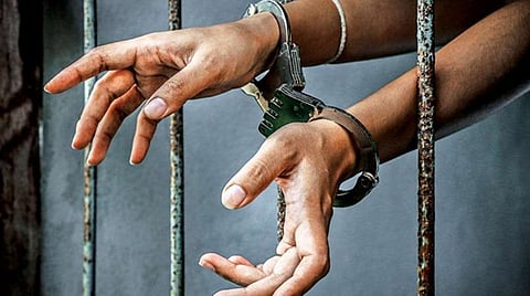 ரூ.5 கோடி லஞ்சம் வாங்கியதாக ஐசிஎப் நிறுவனத்தின் முன்னாள் தலைமை பொறியாளர் கைது