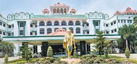உயர் நீதிமன்ற மதுரை கிளை நீதிபதிகள் மாற்றம்