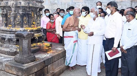 திருச்சி ஸ்ரீரங்கம் ரங்கநாதர் திருக்கோயிலில் இன்று ஆய்வு மேற்கொண்ட அறநிலையத்துறை அமைச்சர் பி.கே.சேகர்பாபு.