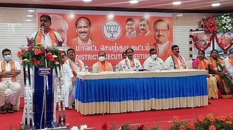 சீனியர், ஜூனியர் என்று வேறுபாடு பார்த்தால் கட்சியை வளர்க்க முடியாது: புதுச்சேரி பாஜக அமைச்சர் நமச்சிவாயம் கருத்து