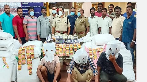 புதுச்சேரியில் ரூ.30 லட்சம் மதிப்பிலான போதைப் பொருட்கள், ரொக்கப் பணம், கார் பறிமுதல்: 3 பேர் கைது