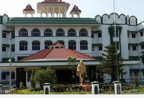 தமிழக நிதி அமைச்சர் மீது அவதூறு பரப்பியதாக வழக்கு: ரத்து செய்ய உயர் நீதிமன்றம் மறுப்பு