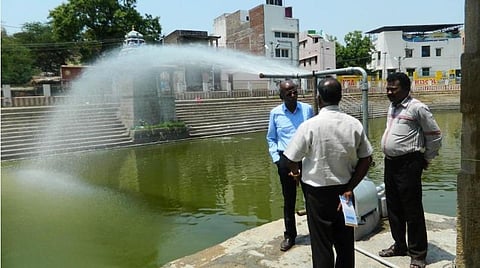 ‘ஏரியேசன்’ தொழில்நுட்பத்தில் திருப்பரங்குன்றம் சரவணப் பொய்கை குளம் தூய்மையாகிறது: பக்தர்கள் மகிழ்ச்சி
