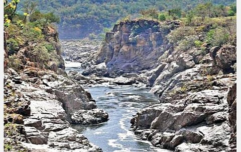 மேகேதாட்டு அணை விவகாரம் தமிழக அனைத்து கட்சித் தலைவர்கள் பிரதமரை சந்திக்க டெல்லி சென்றனர்