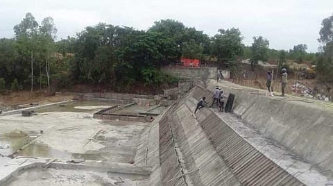 தமிழக - ஆந்திர எல்லையில் பாலாற்றின் குறுக்கே அணை கட்டியே தீருவோம்: குப்பம் ஒய்எஸ்ஆர் காங்கிரஸ் கட்சியினர் உறுதி